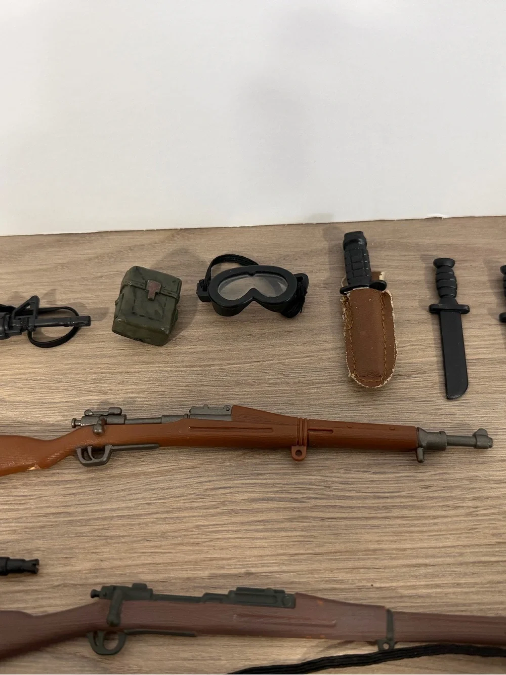 GI Joe- small weapons lot !!!